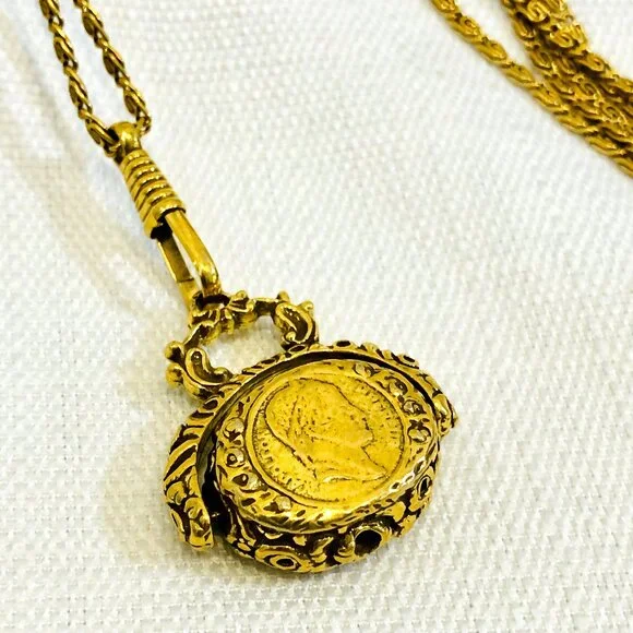 Vintage 1960s Goldette Jewelry Multi Strand Necklace with Pendants in Gold Tone - Picture 8 of 15